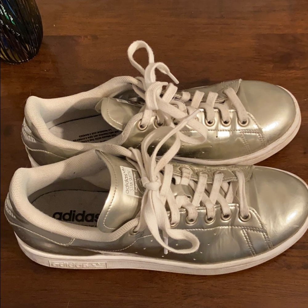Adidas “Stan Smith” shoes/ metallic / silver